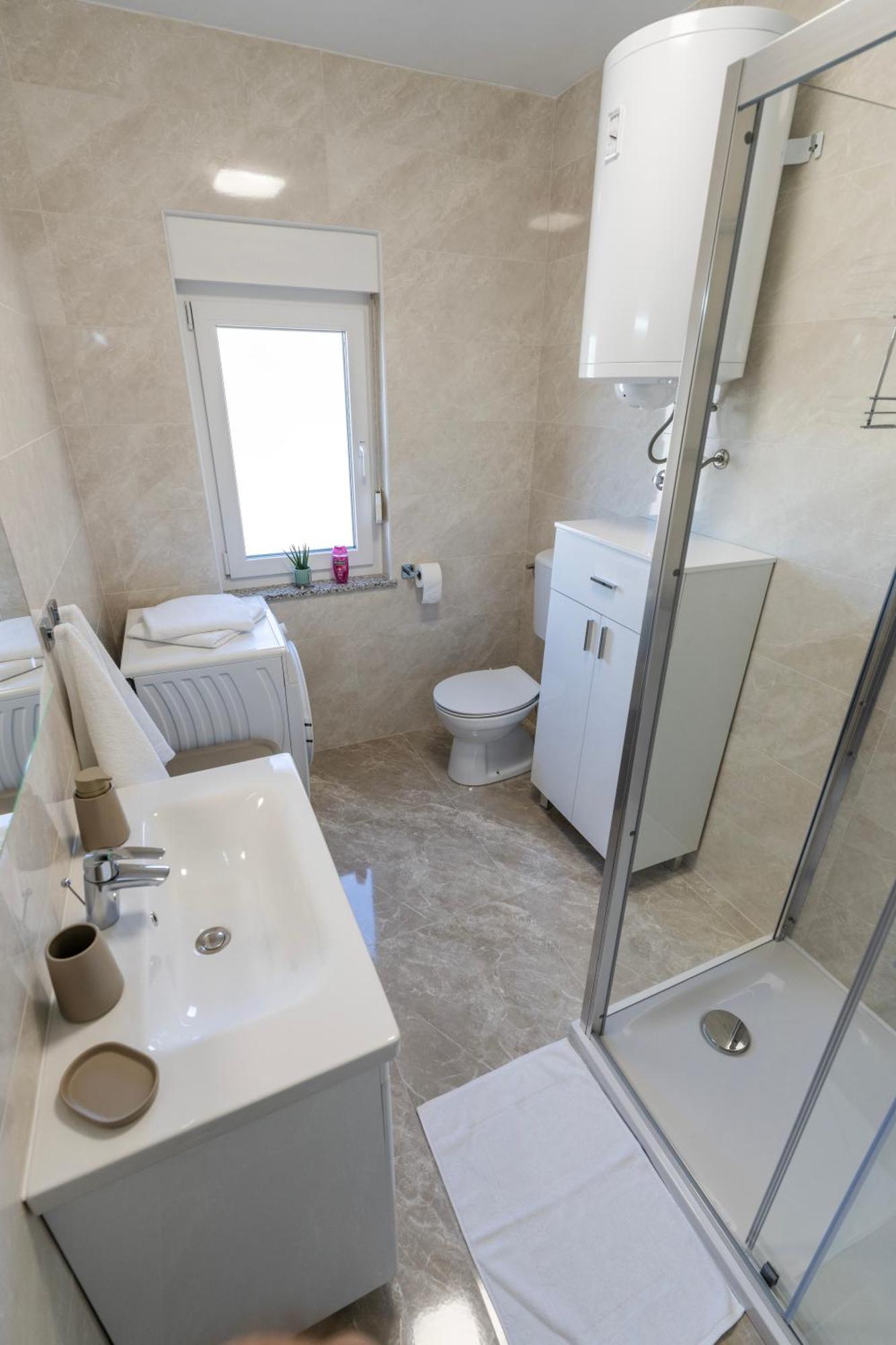 Lusi Lägenhet Otočac Exteriör bild